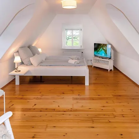 Holiday home Gorgeous In Emmelsbuell-horsbuell With Kitchen *